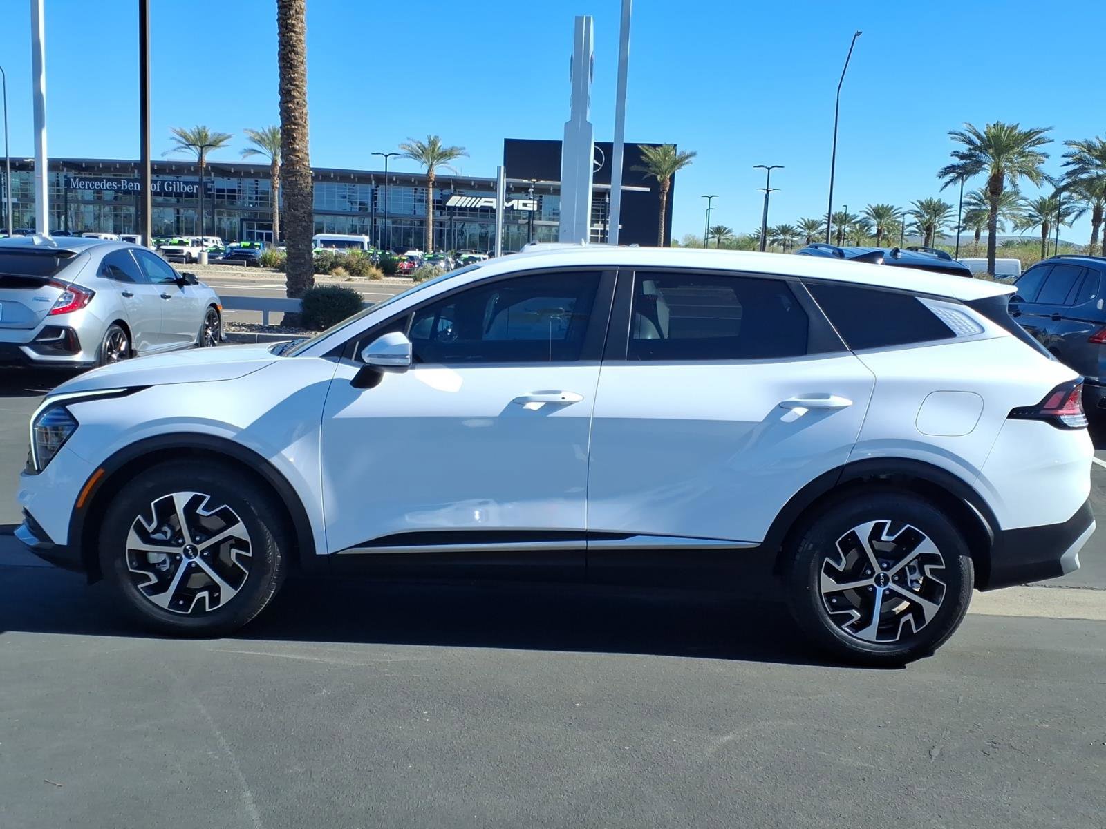 Used 2025 Kia Sportage EX image 9