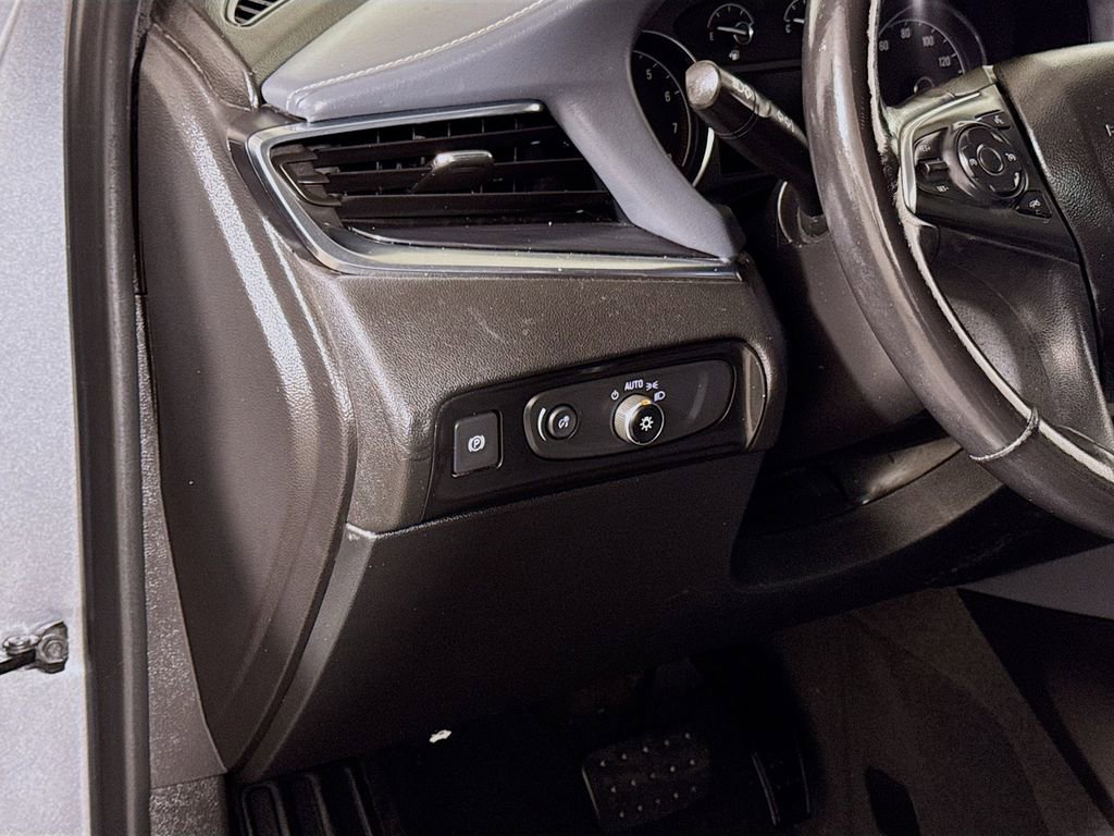 Used 2019 Buick Enclave Essence FWD image 8