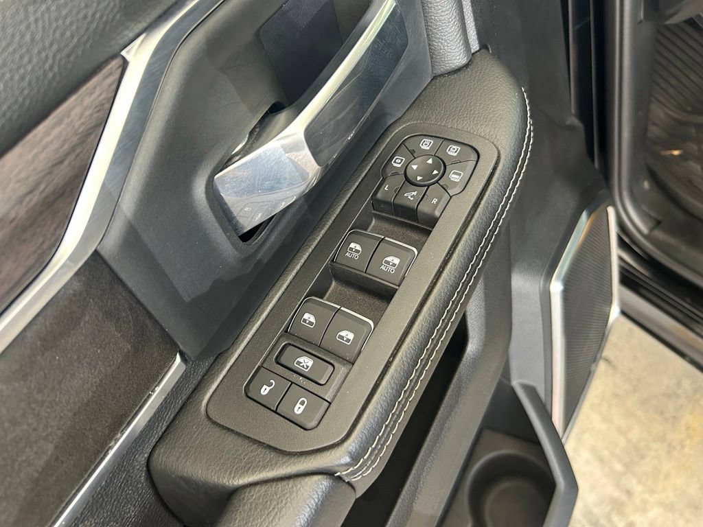 Used 2025 RAM 2500 Laramie w/ Night Edition AWD/4WD image 41