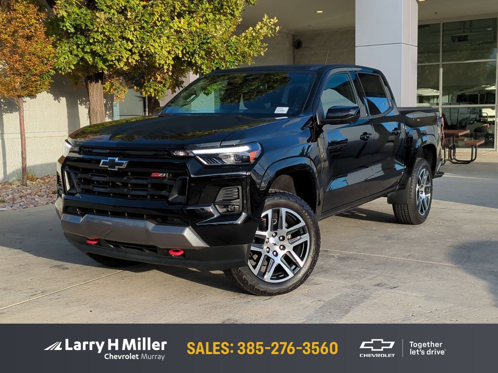 Used 2024 Chevrolet Colorado Z71 w/ Z71 Convenience Package 2