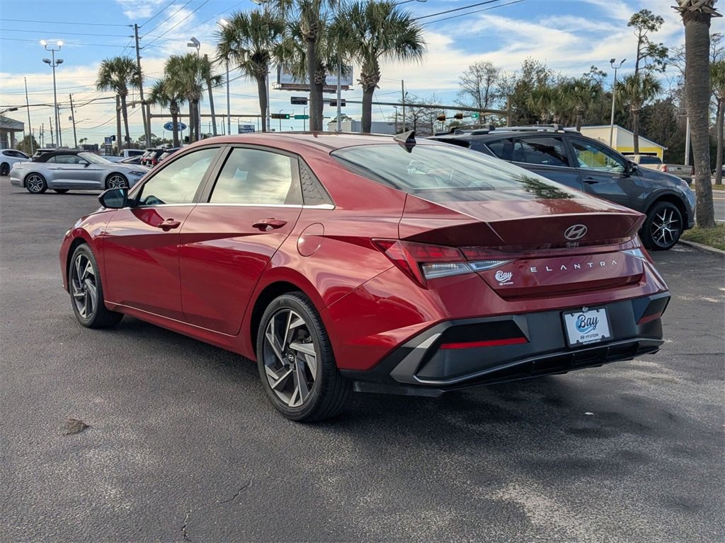 Certified 2024 Hyundai Elantra SEL w/ Convenience Package image 8