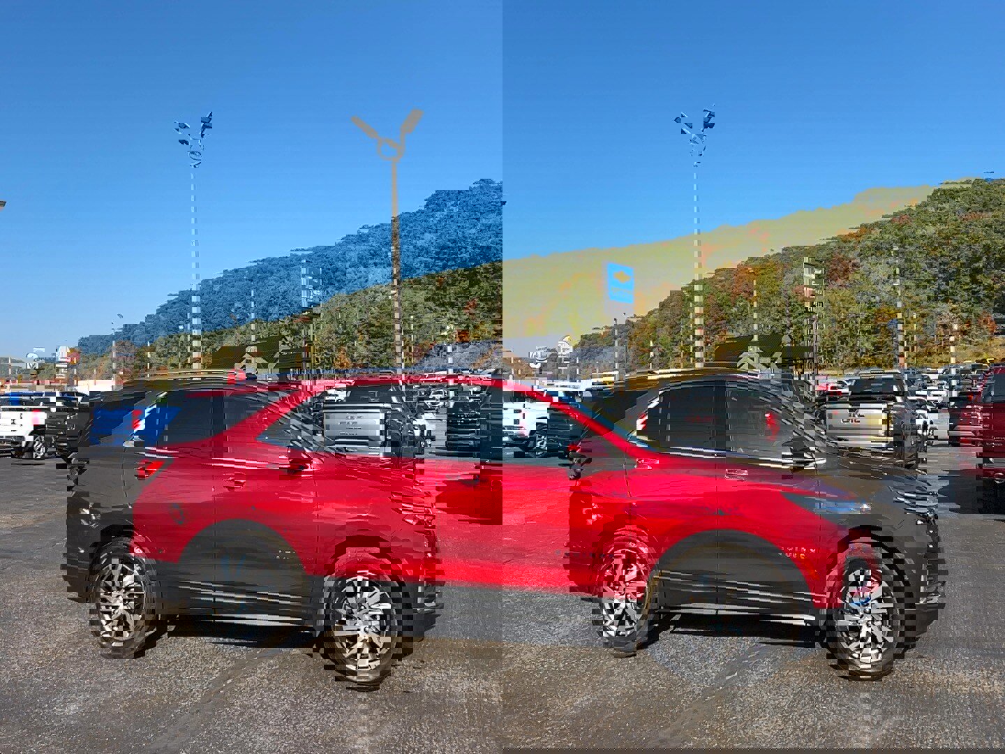 Used 2024 Chevrolet Equinox Premier image 3