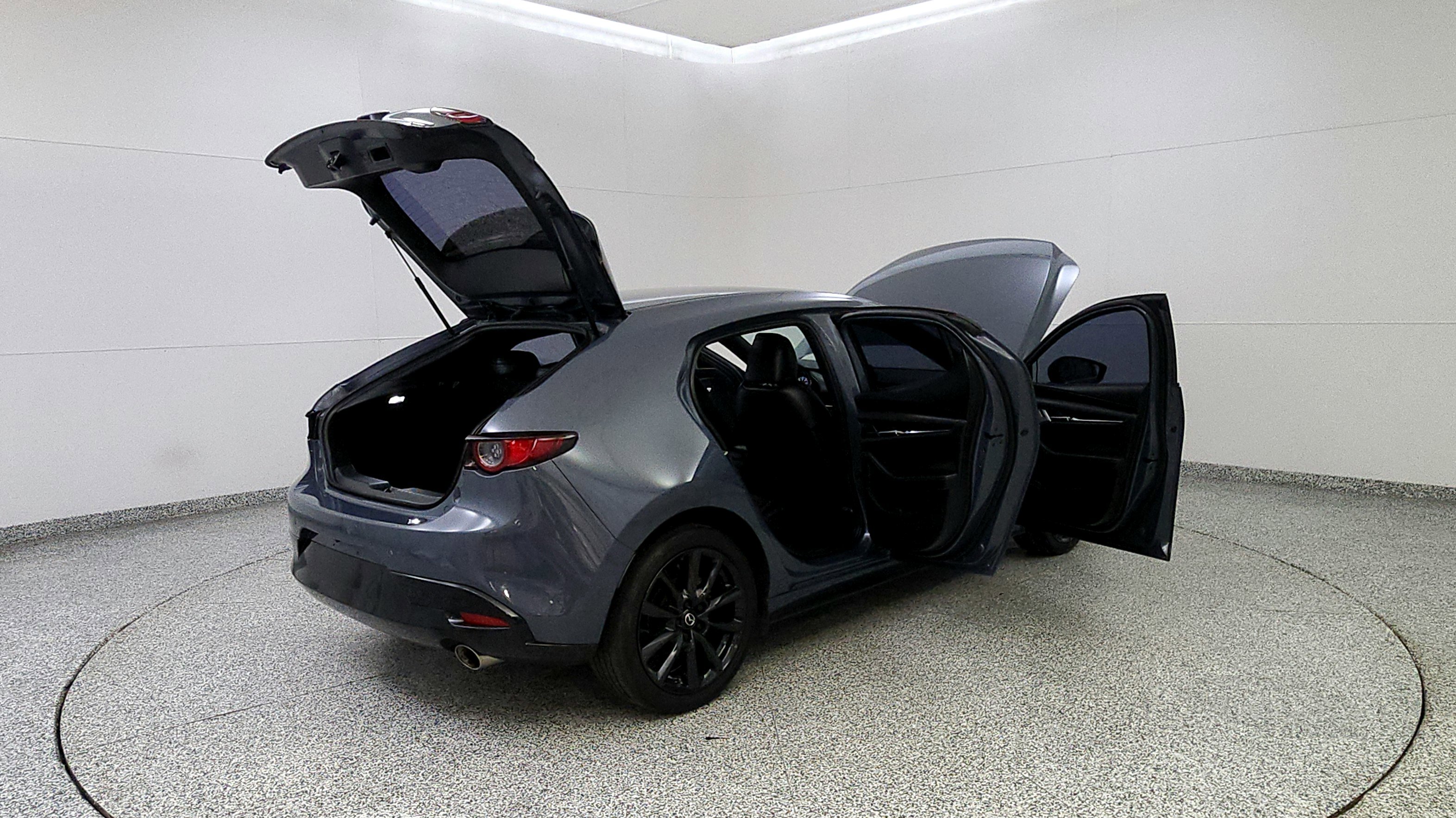 Used 2021 MAZDA MAZDA3 Hatchback w/Premium Plus Pkg AWD/4WD image 12