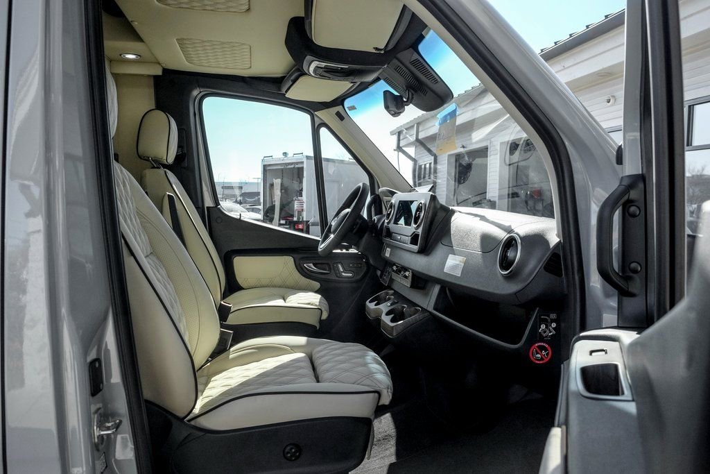 New 2024 Mercedes-Benz Sprinter 3500 image 32