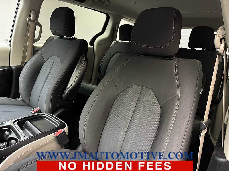 Used 2018 Chrysler Pacifica Touring Plus FWD image 13