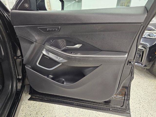 Used 2020 Jaguar E-PACE SE image 28