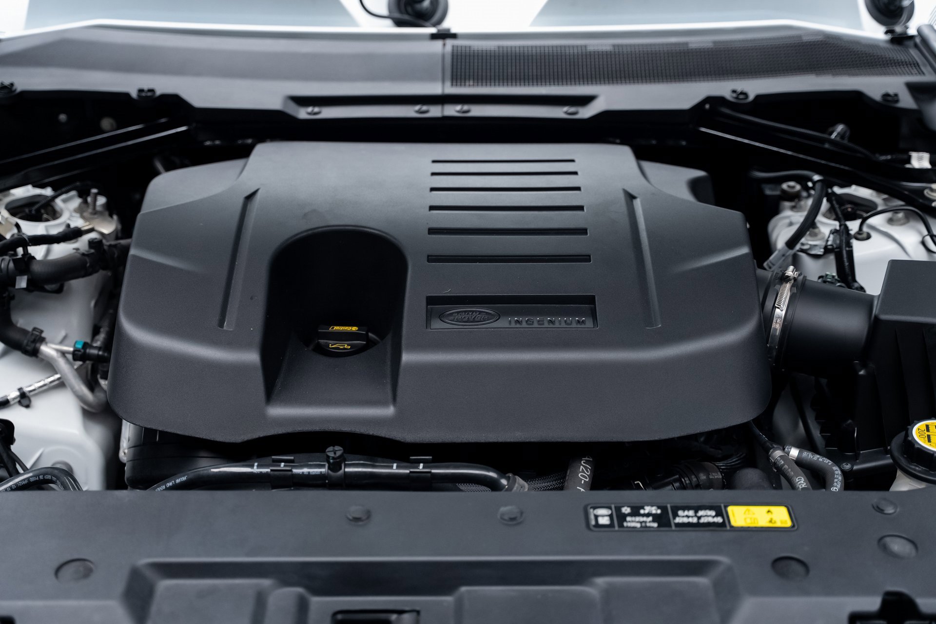 Used 2023 Land Rover Defender 130 SE image 78