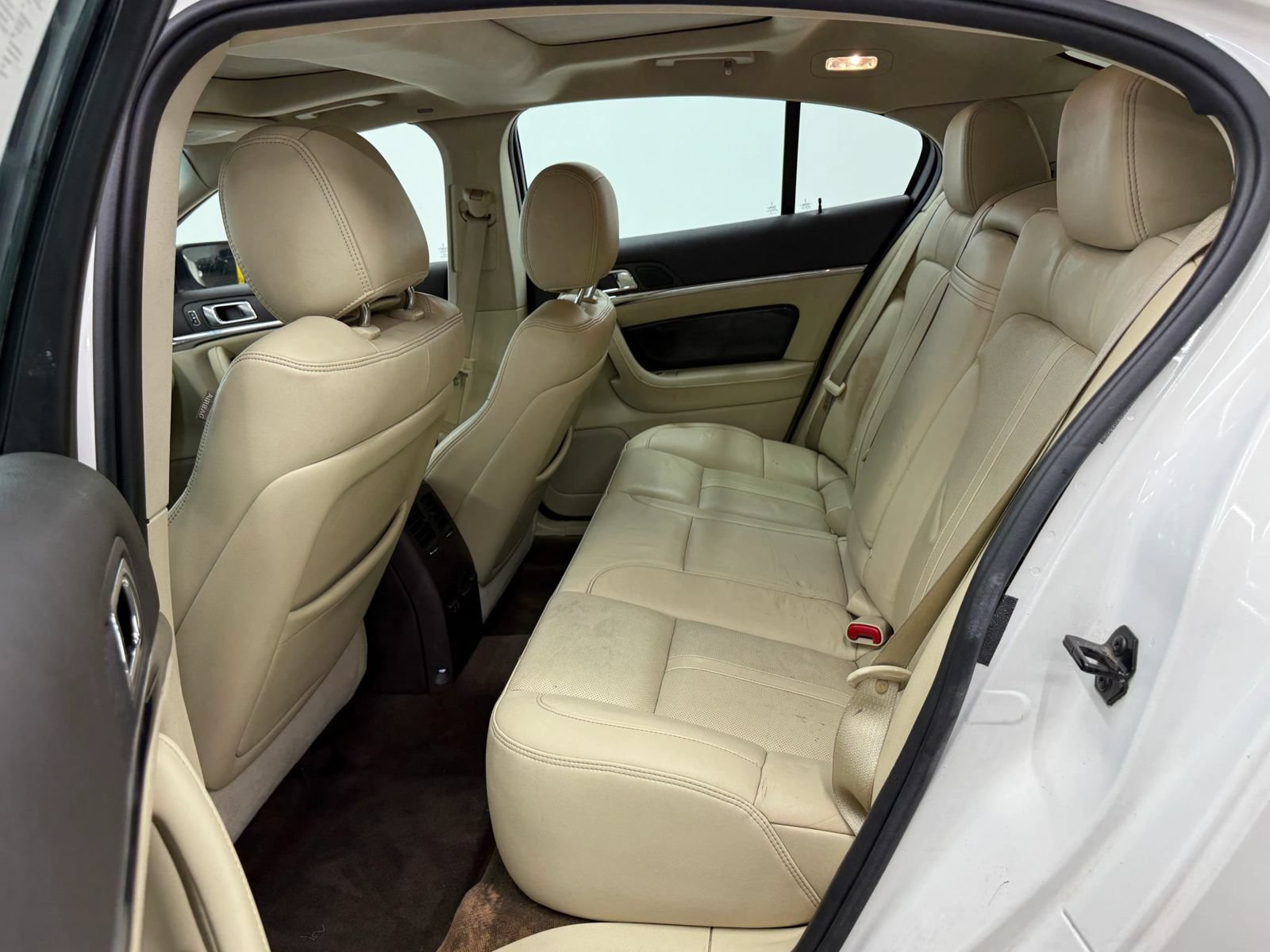 Used 2013 Lincoln MKS AWD image 18