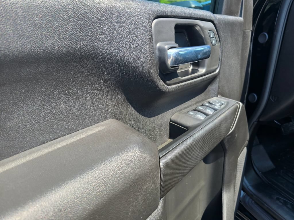 Used 2025 Chevrolet Silverado 2500 Custom w/ Custom Value Package AWD/4WD image 11