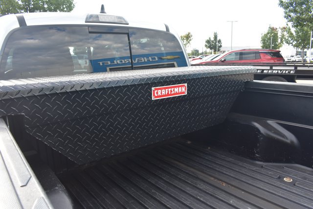 Used 2022 Toyota Tacoma SR5 AWD/4WD image 13