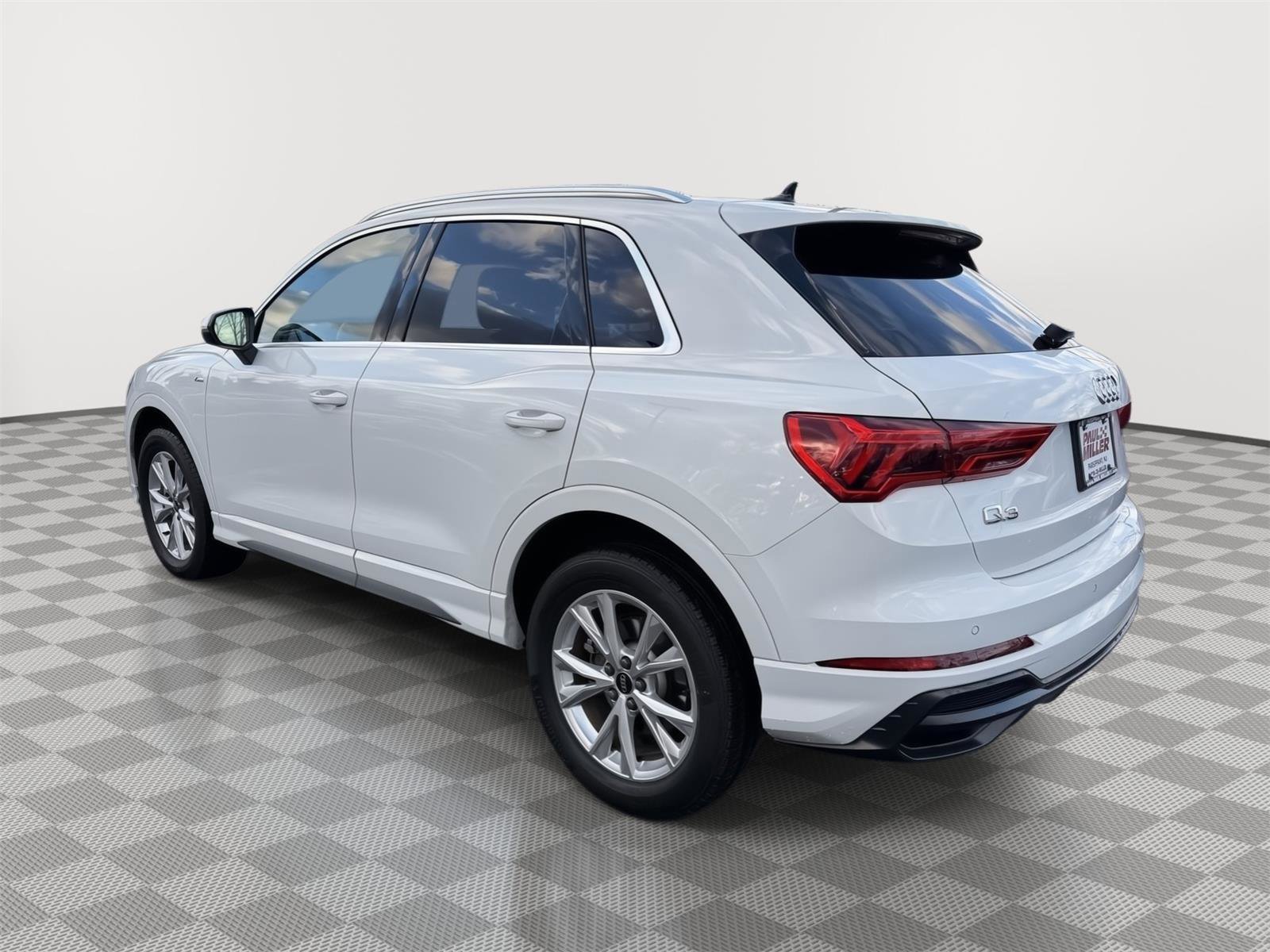 Used 2022 Audi Q3 2.0T Premium Plus w/ Premium Plus Package image 4