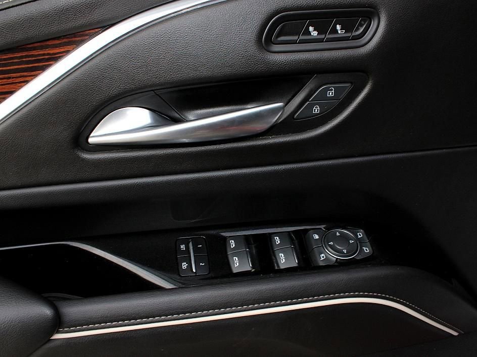 Used 2022 Cadillac Escalade Luxury image 27