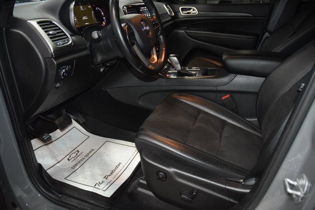 Used 2020 Jeep Grand Cherokee Altitude image 37