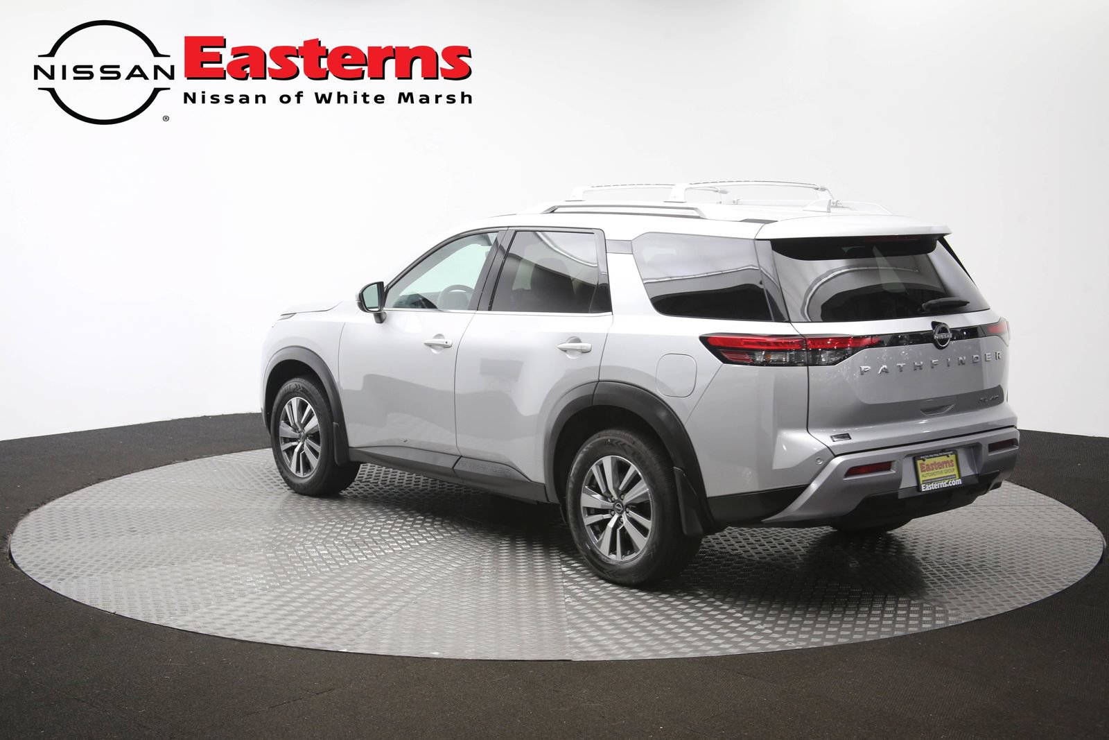 Used 2023 Nissan Pathfinder SL AWD/4WD image 65
