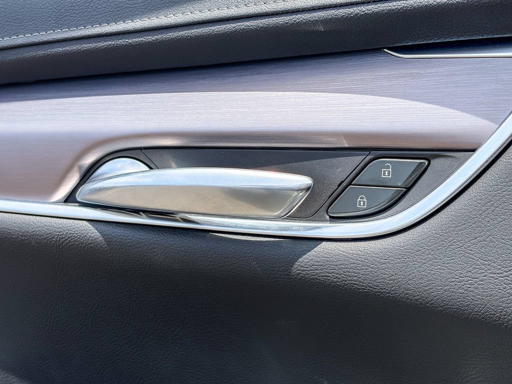 Certified 2023 Cadillac XT5 Luxury w/ LPO, Floor Liner Package FWD image 36