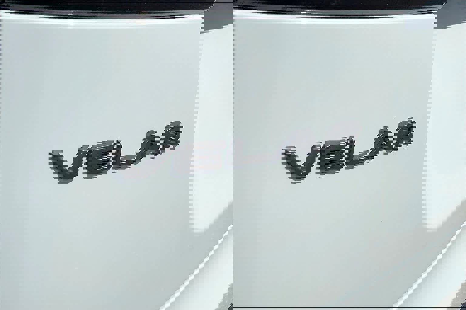 Used 2025 Land Rover Range Rover Velar Dynamic SE image 15