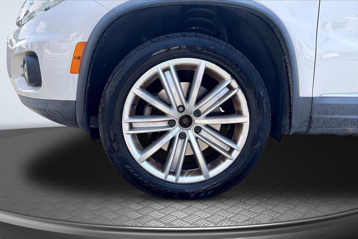 Used 2013 Volkswagen Tiguan SE FWD image 9