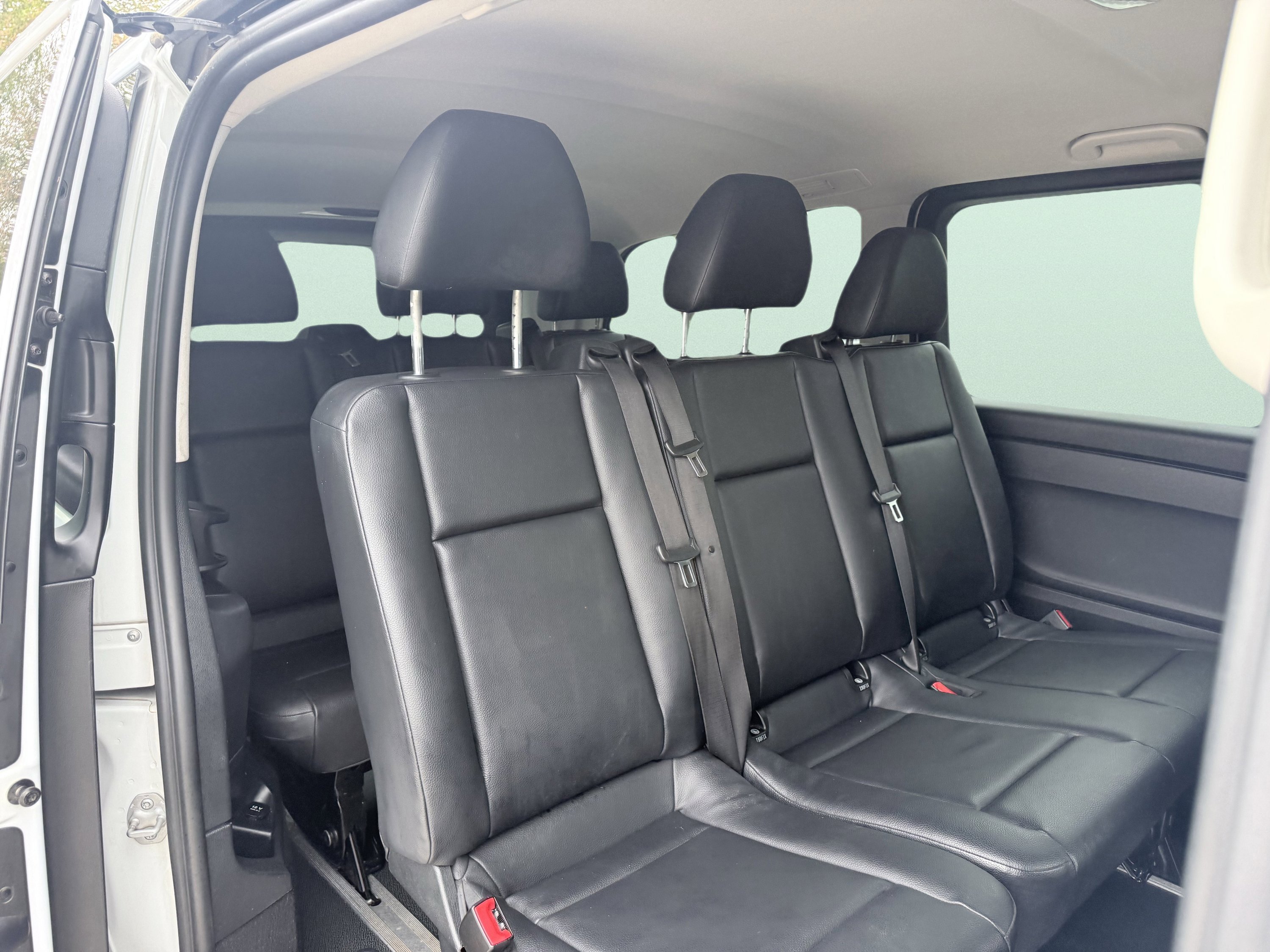 Used 2018 Mercedes-Benz Metris Passenger image 39