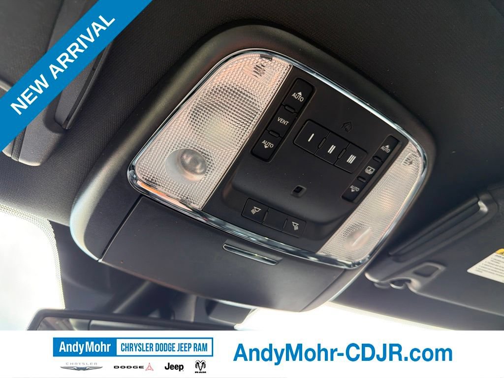 Used 2014 Chrysler 300 S w/ Light Group RWD image 33