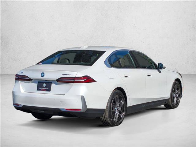 New 2026 BMW i5 eDrive40 image 2