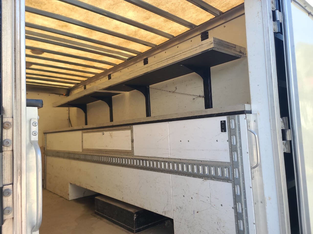 Used 2015 Freightliner Sprinter 3500 image 16