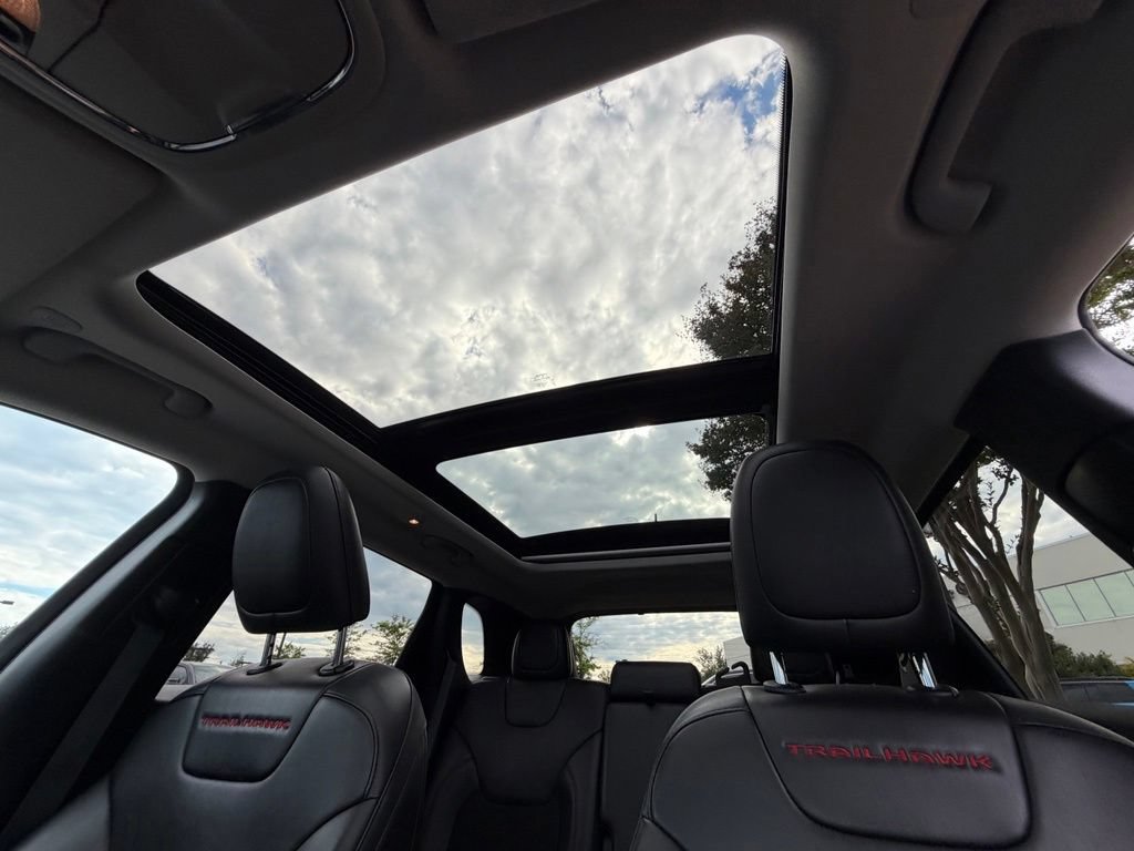Used 2021 Jeep Cherokee Trailhawk w/ Sun, Sound & Nav Group AWD/4WD image 36