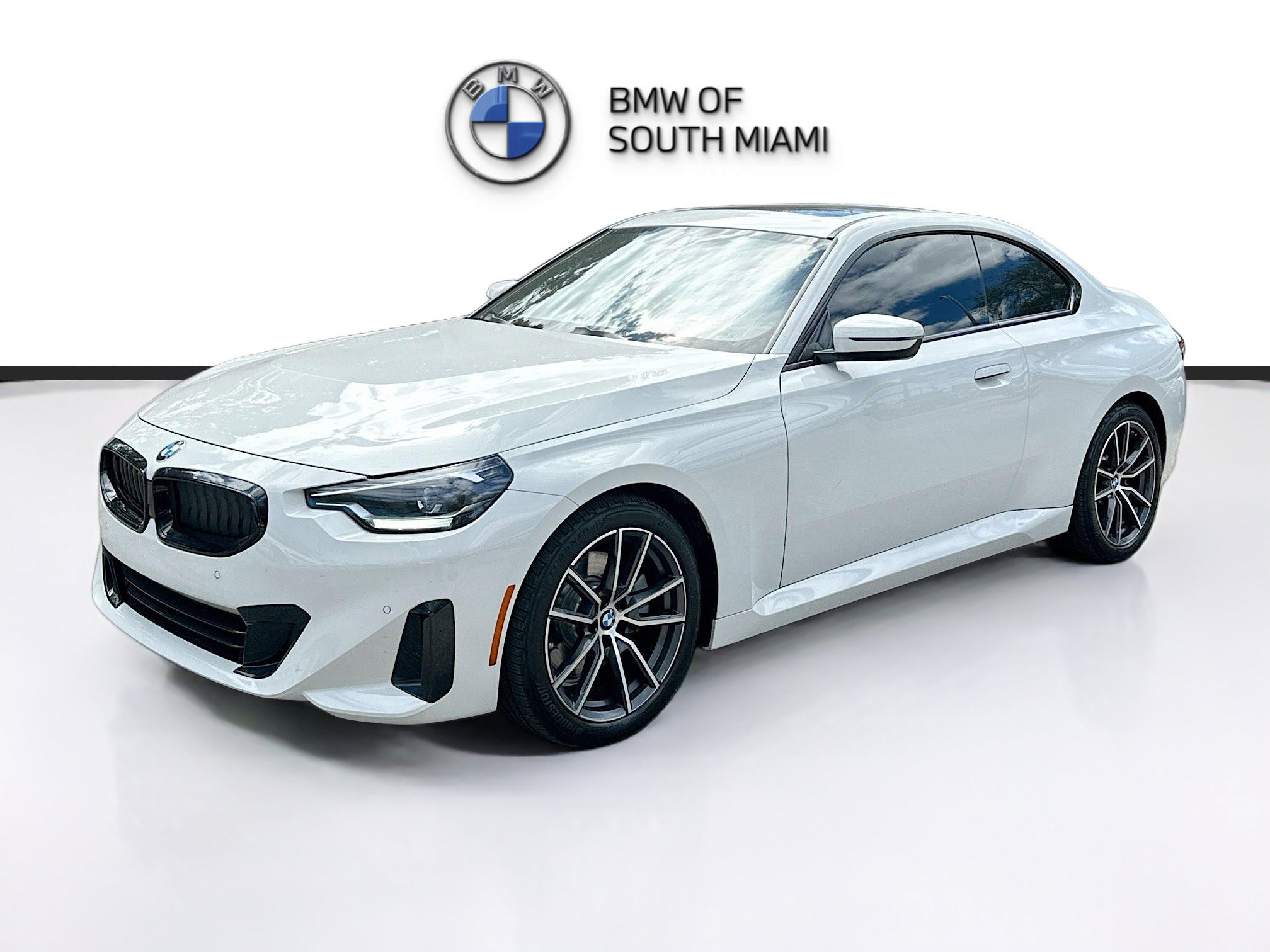 Certified 2025 BMW 230i Coupe w/ Convenience Package image 3
