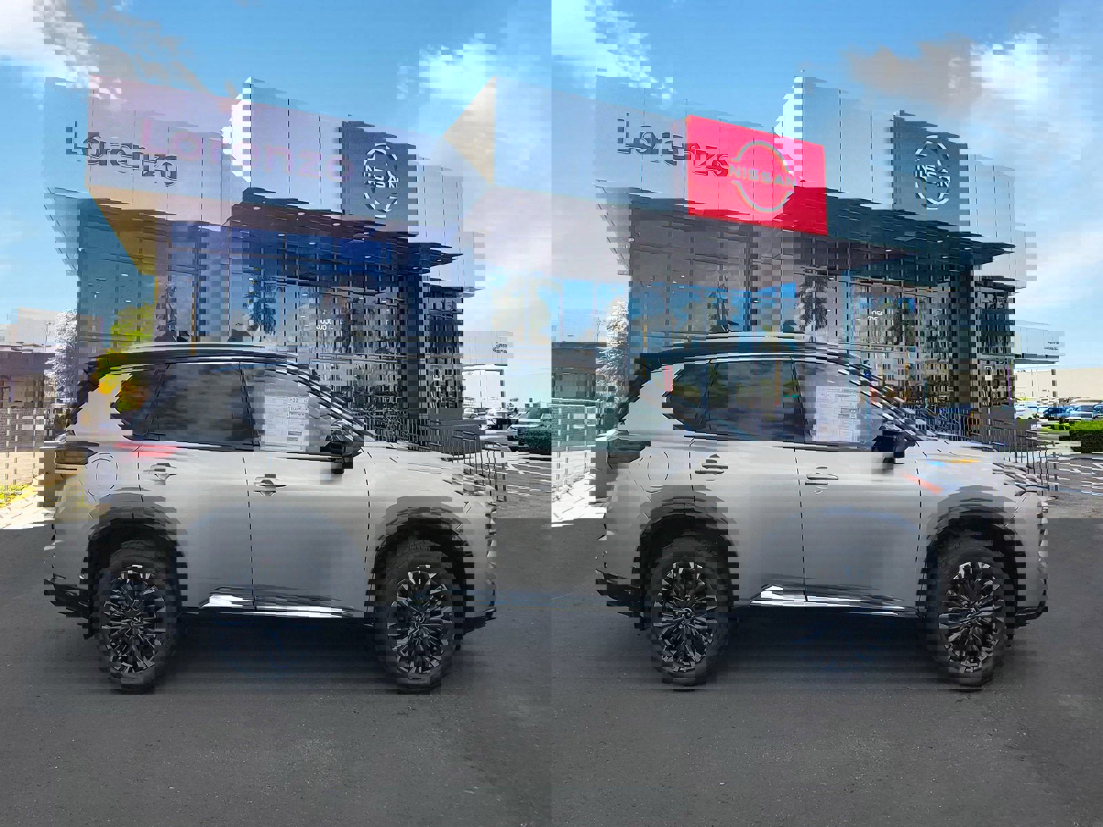 New 2025 Nissan Rogue Platinum w/ Platinum Premium Package image 2