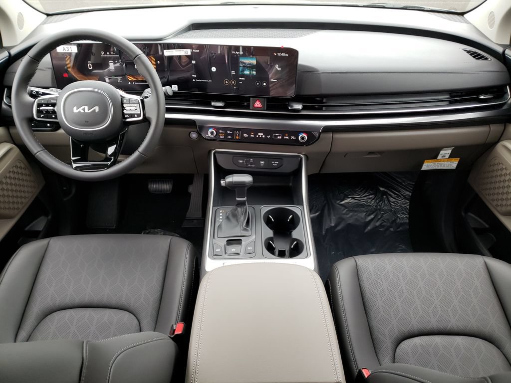 New 2026 Kia Carnival FWD image 9