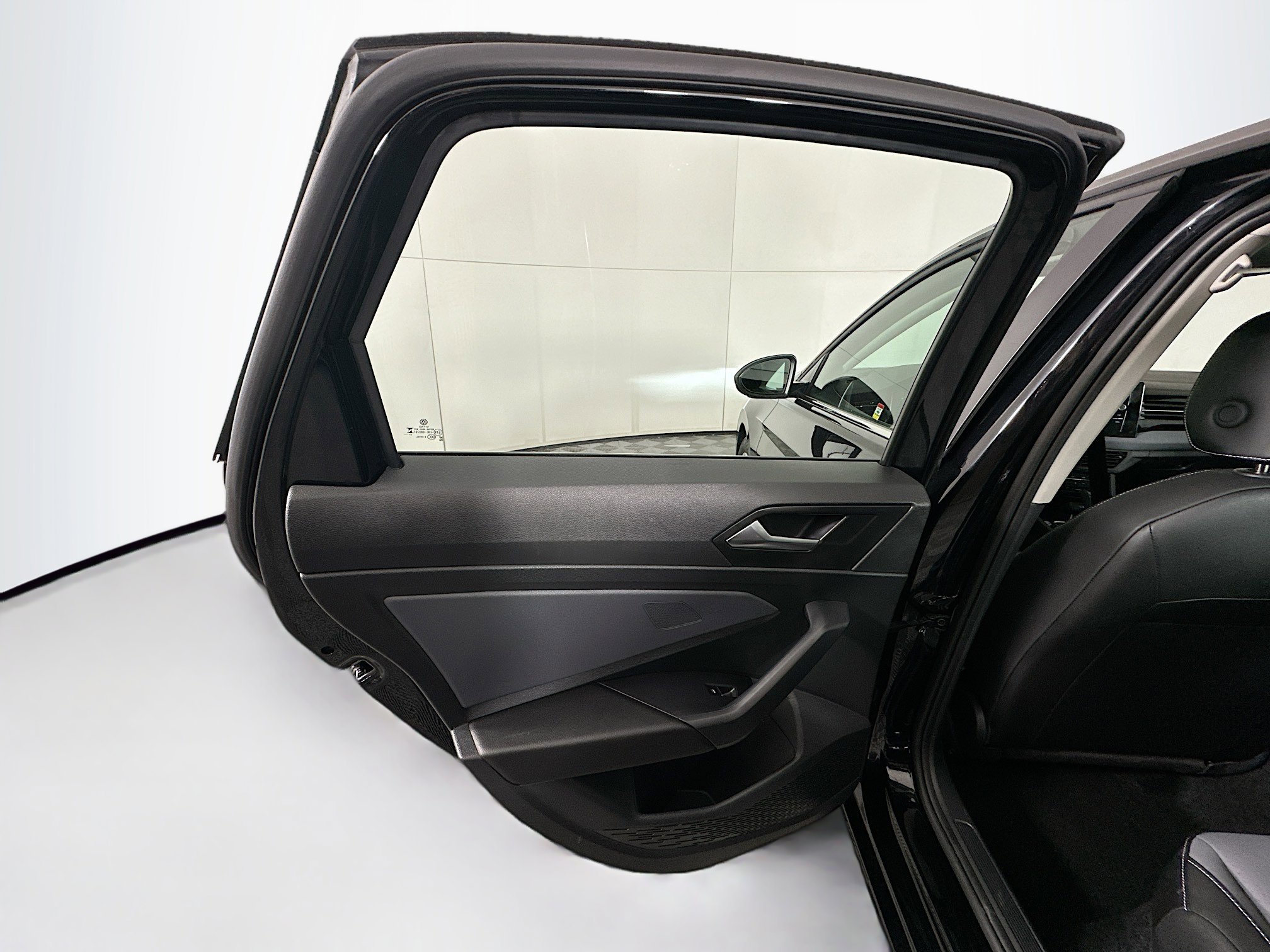 Used 2025 Volkswagen Jetta SE image 24