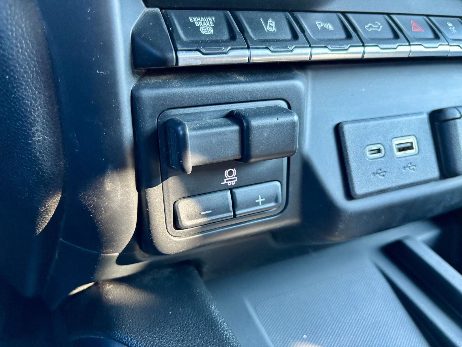 Used 2022 Chevrolet Silverado 2500 LTZ w/ LTZ Texas Edition image 5