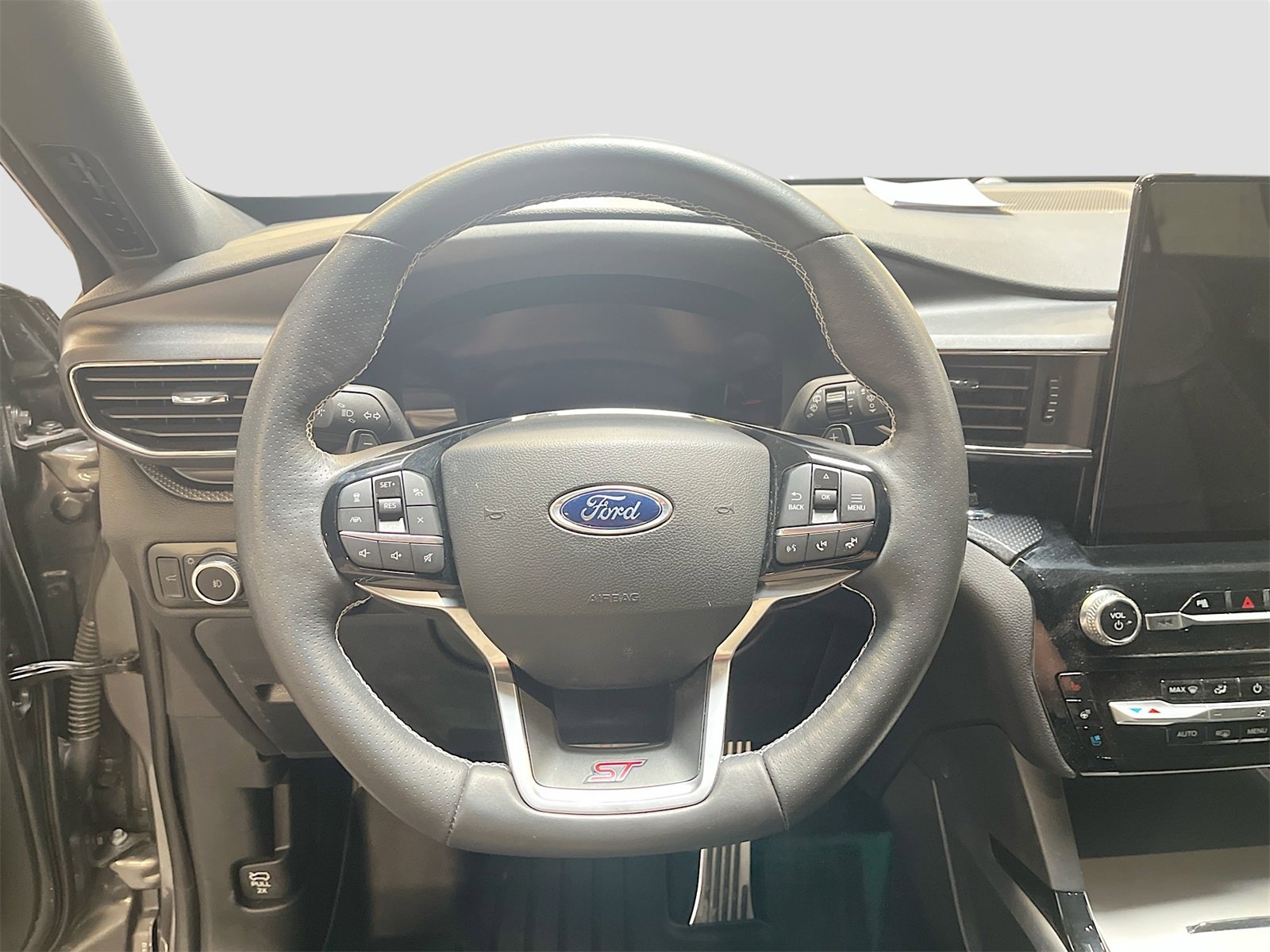 Used 2024 Ford Explorer ST w/ Equipment Group 401A image 11