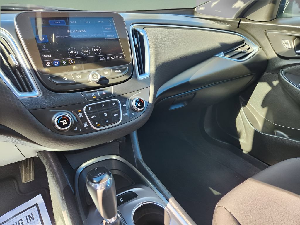 Used 2020 Chevrolet Malibu LT FWD image 11
