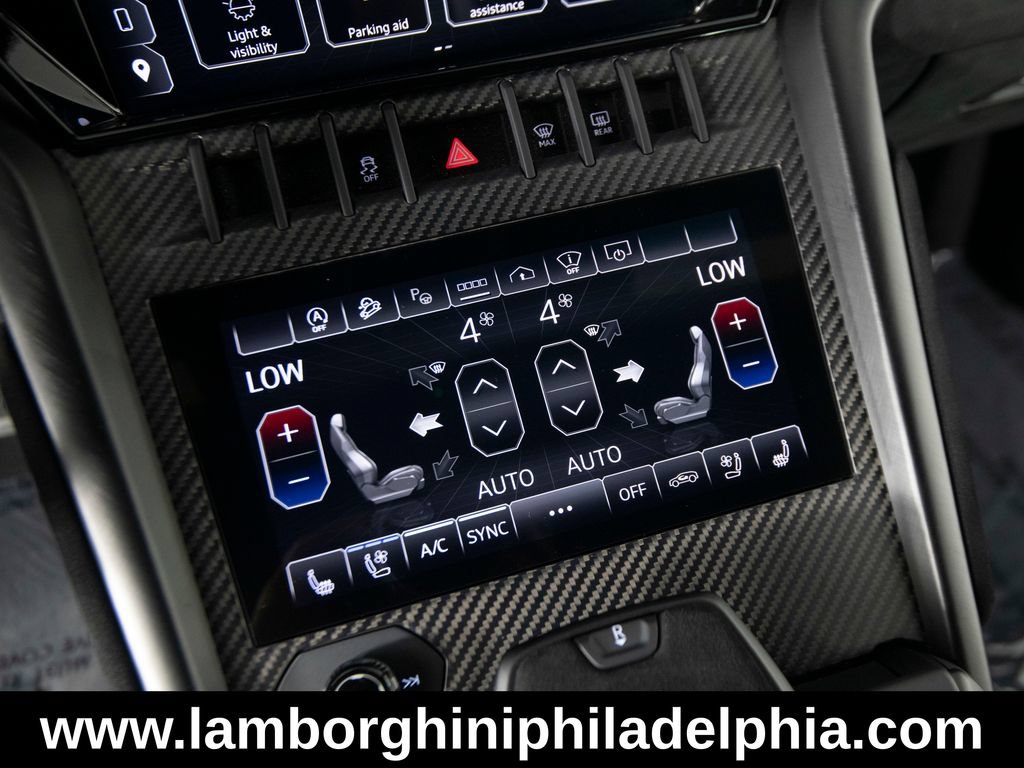 Used 2023 Lamborghini Urus Performante AWD/4WD image 28