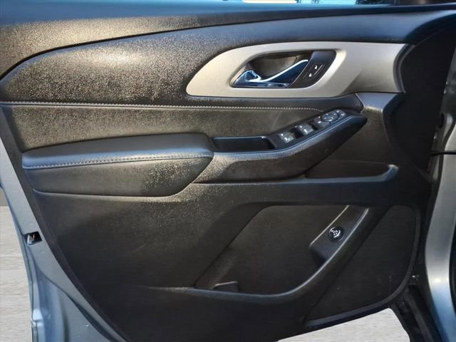 Used 2023 Chevrolet Traverse LT image 14