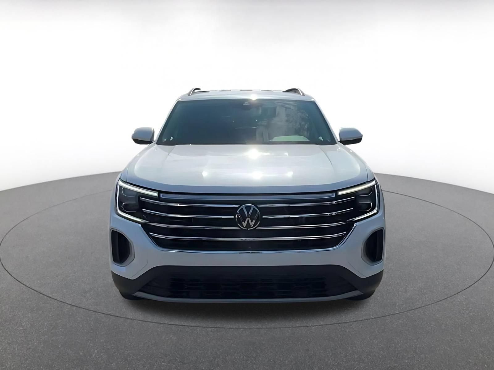 Used 2026 Volkswagen Atlas SE FWD image 4