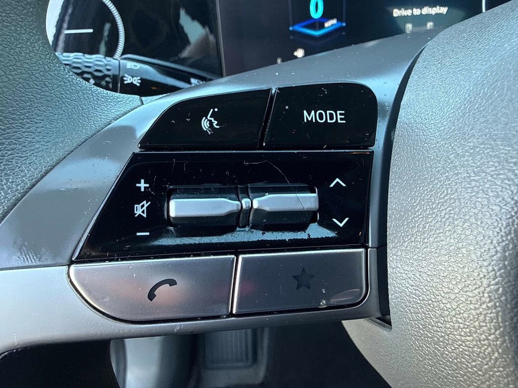 Used 2024 Hyundai Elantra SEL image 27