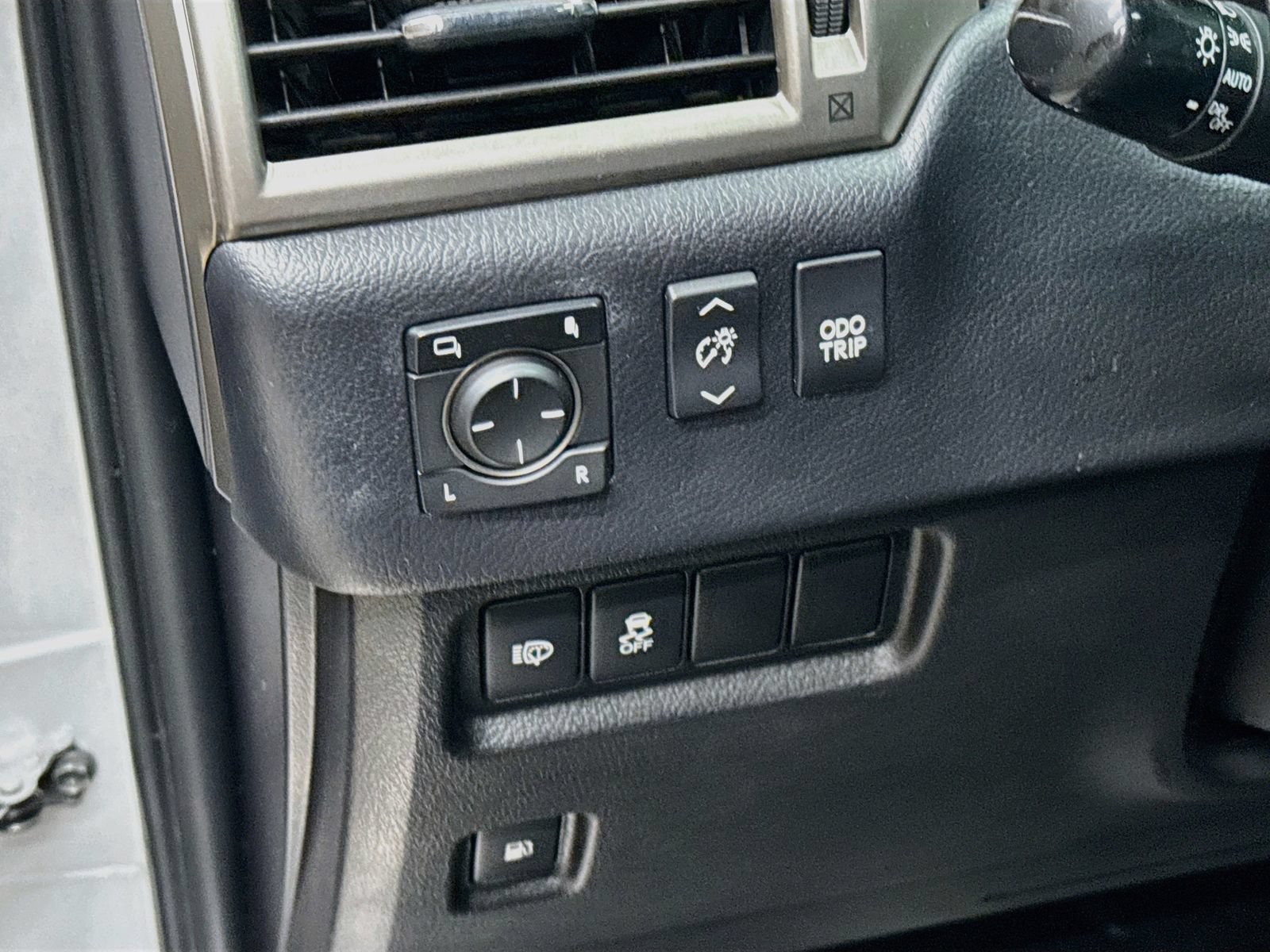Used 2018 Lexus GX 460 Premium w/ Premium Package AWD/4WD image 13