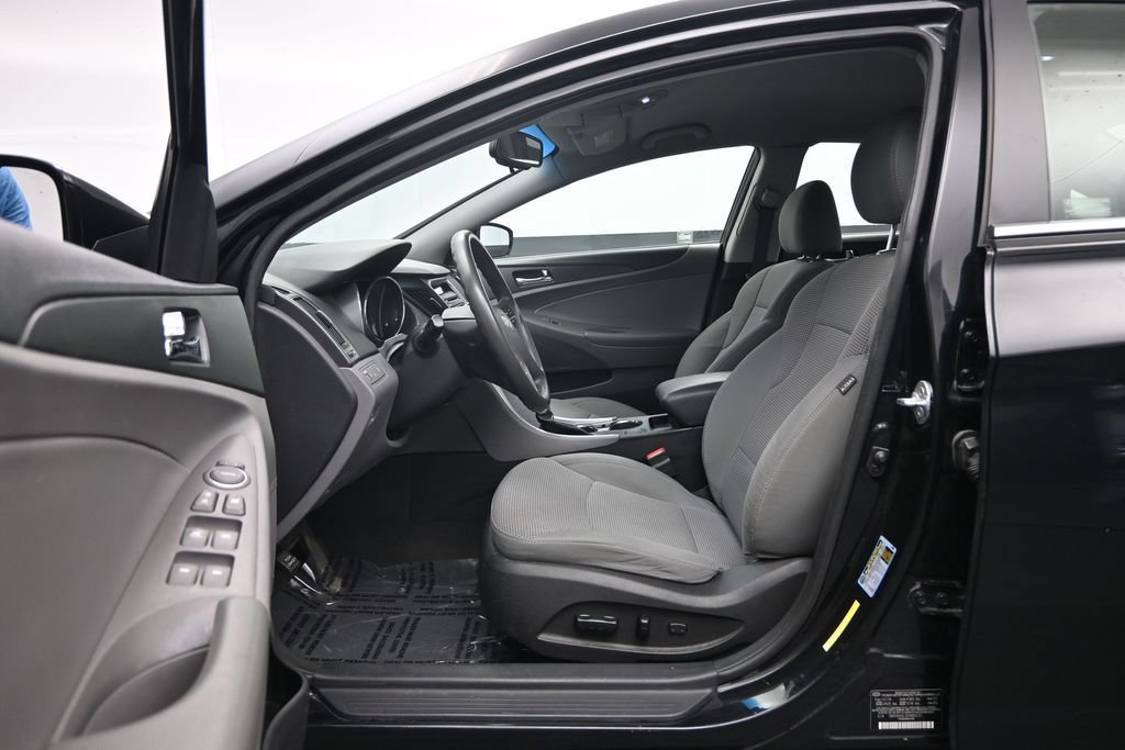 Used 2014 Hyundai Sonata GLS w/ Popular Equipment Group 2 FWD image 16