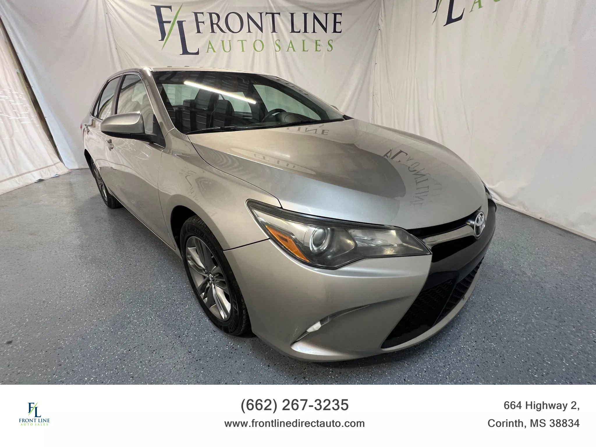 Used 2016 Toyota Camry SE image 1