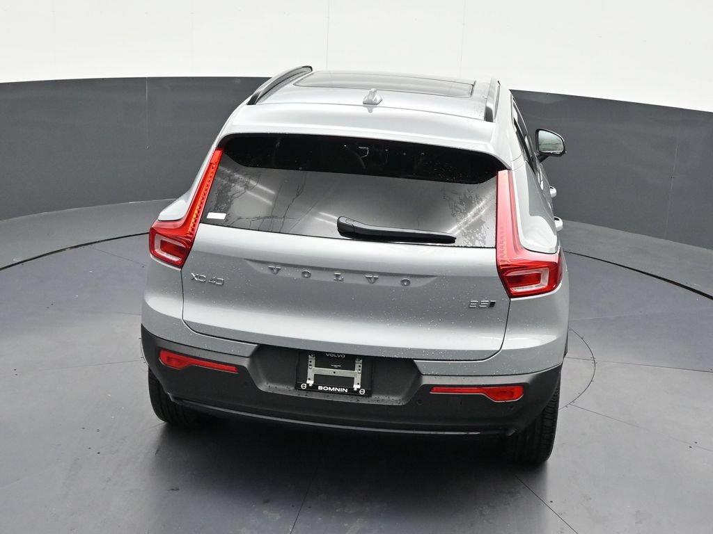 New 2026 Volvo XC40 B5 Plus w/ Protection Package Premier AWD/4WD image 16