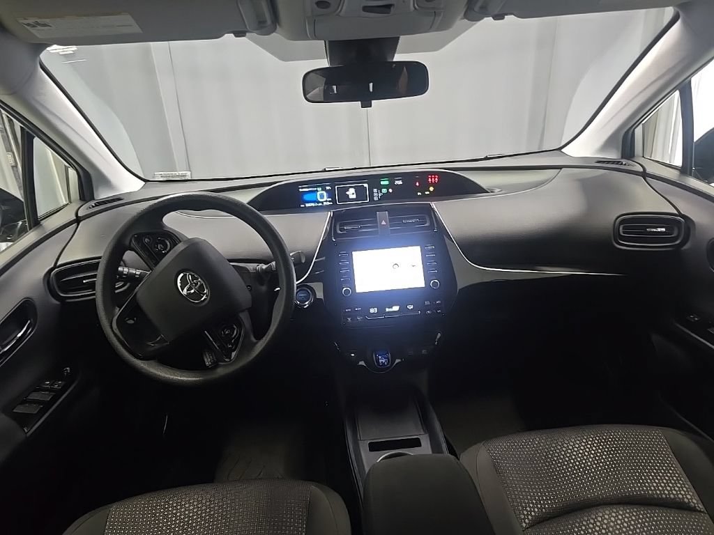 Used 2020 Toyota Prius LE AWD/4WD image 16