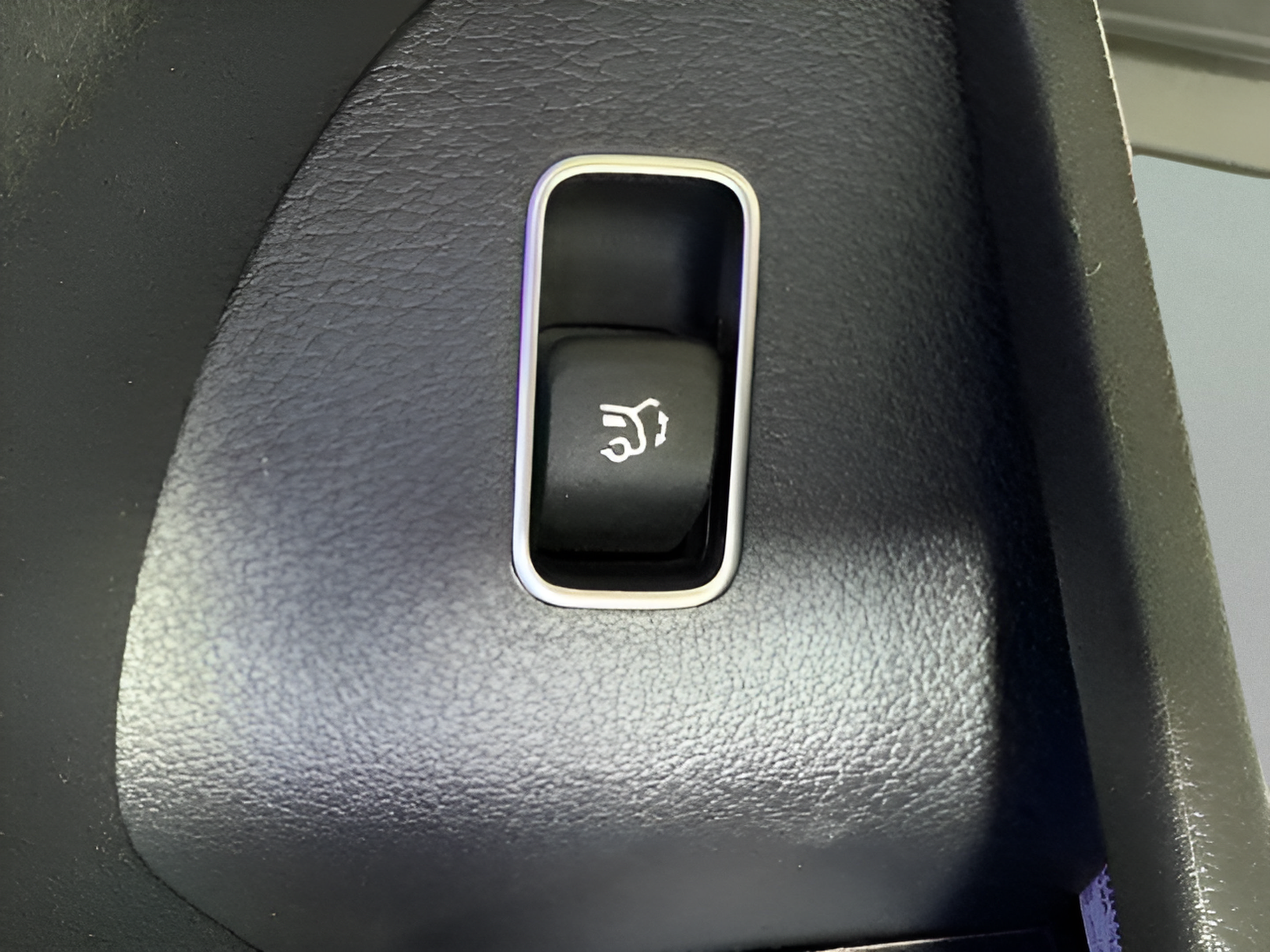 Certified 2025 Mercedes-Benz GLE 450 4MATIC image 28