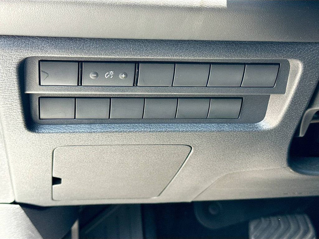 Used 2024 Mitsubishi Outlander ES FWD image 11