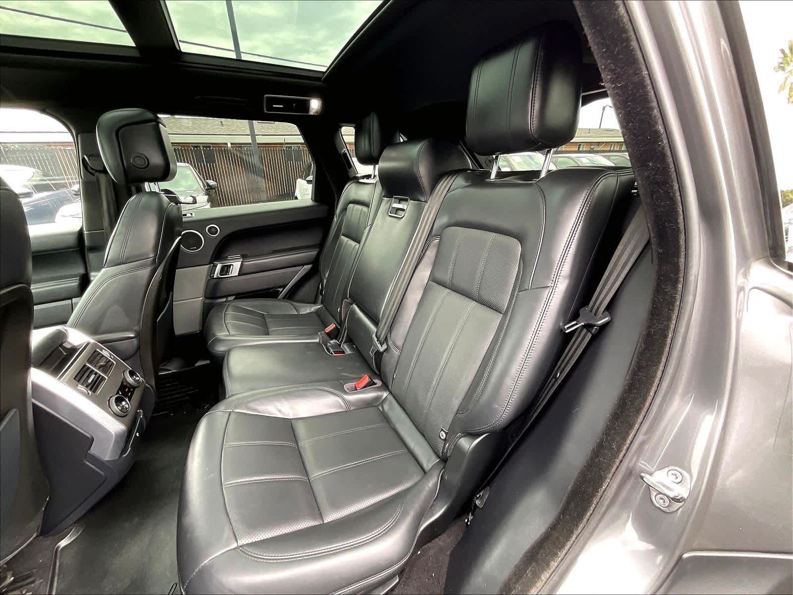 Used 2018 Land Rover Range Rover Sport HSE AWD/4WD image 29