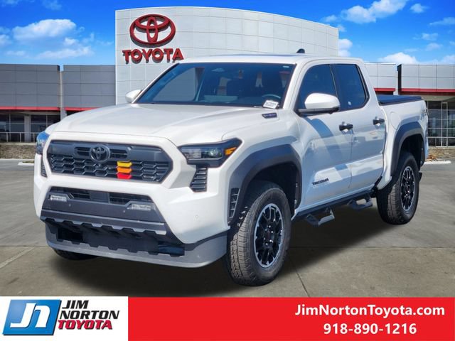 Used 2025 Toyota Tacoma TRD Off-Road w/ TRD Off Road Premium Package AWD/4WD image 4