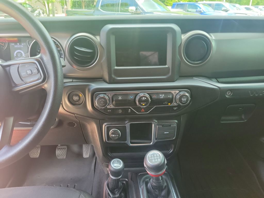 Used 2022 Jeep Wrangler Sport AWD/4WD image 26