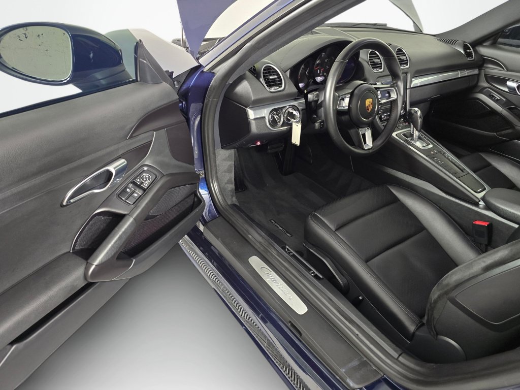 Used 2018 Porsche 718 Cayman RWD image 23