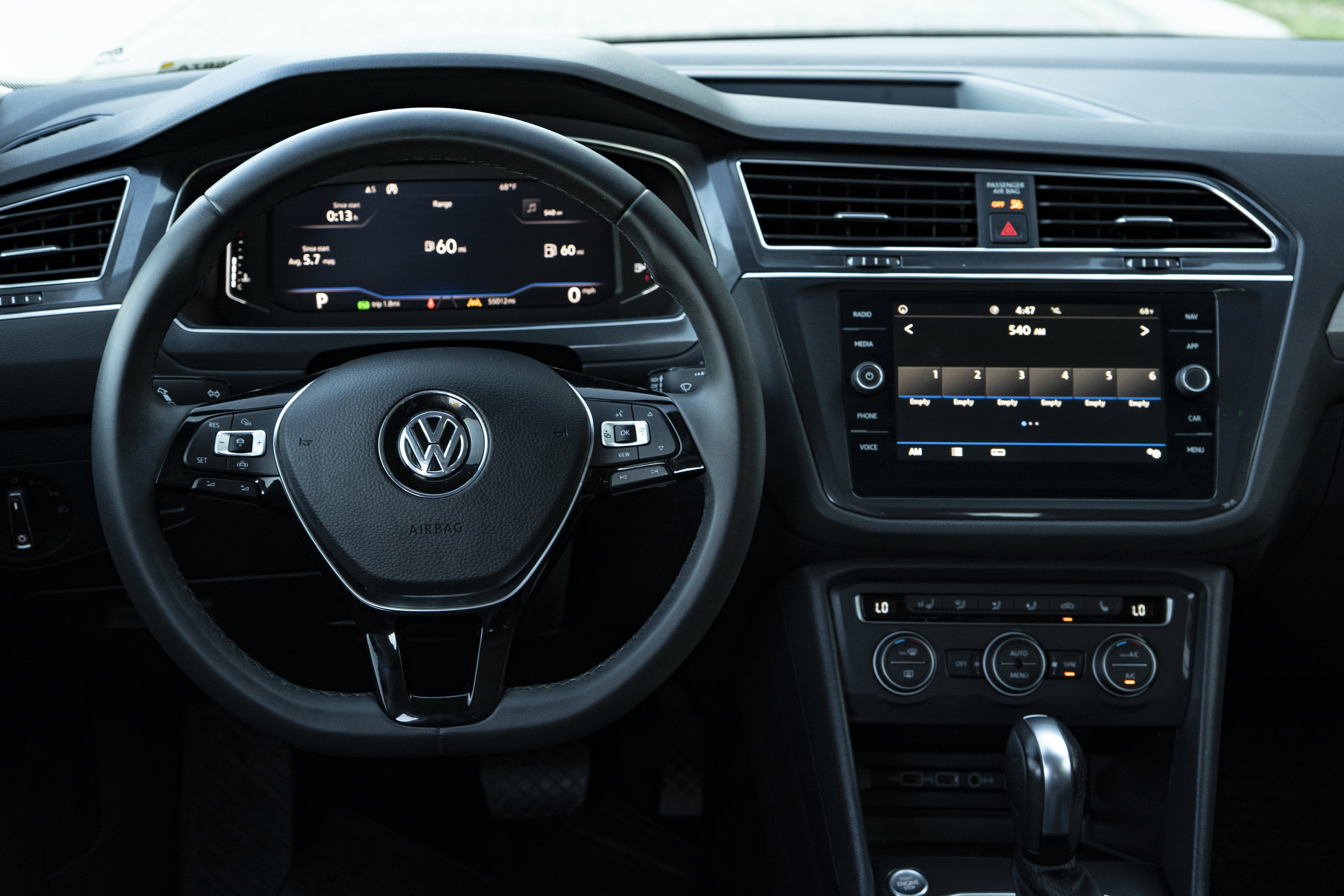 Certified 2020 Volkswagen Tiguan SEL FWD image 19