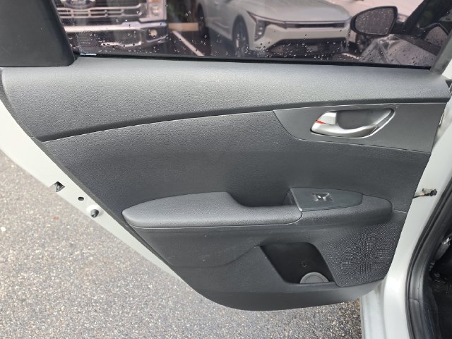Used 2020 Kia Forte LXS FWD image 12